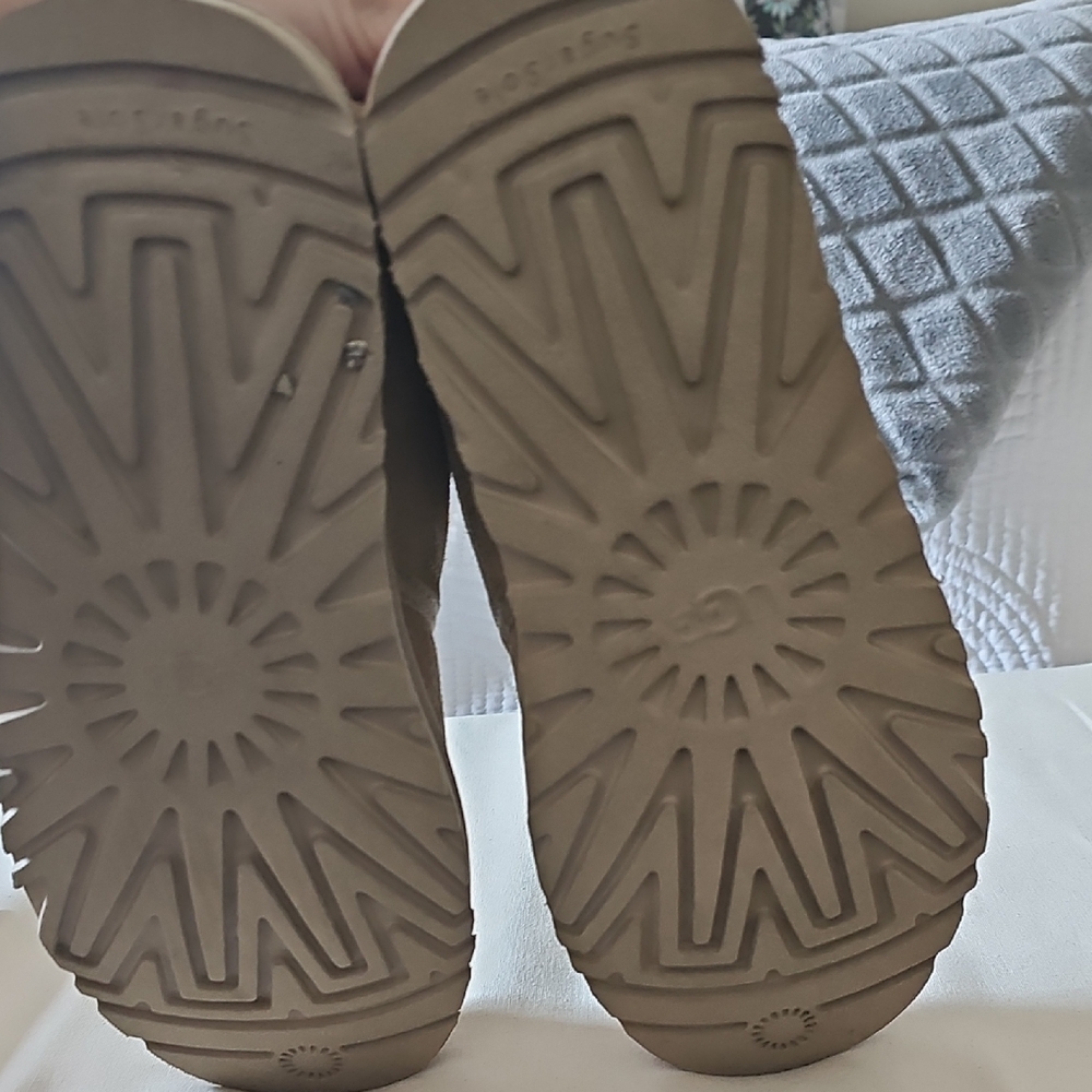 Tan Ugg Boots - Picture 4 of 5